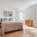Midtown 1Br W Doorman Gym Wd Nr Rock Center Nyc-1129
