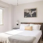 East Side 2Br 2 Bath Marvel