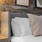 Eclectic & Cozy Retreat In The Heart Of Gramercy