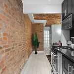 Eclectic & Cozy Retreat In The Heart Of Gramercy