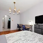 Spacious Upper East Side Studio