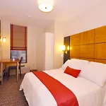 Hotel Five44