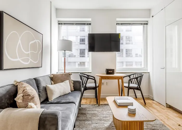 Midtown 1Br W Doorman Gym Wd Nr Rock Center Nyc-1129
