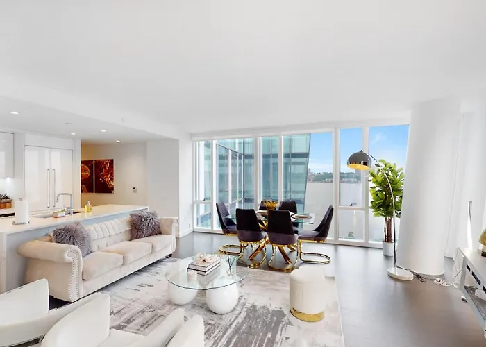 Amazing Condo In Upper West Side