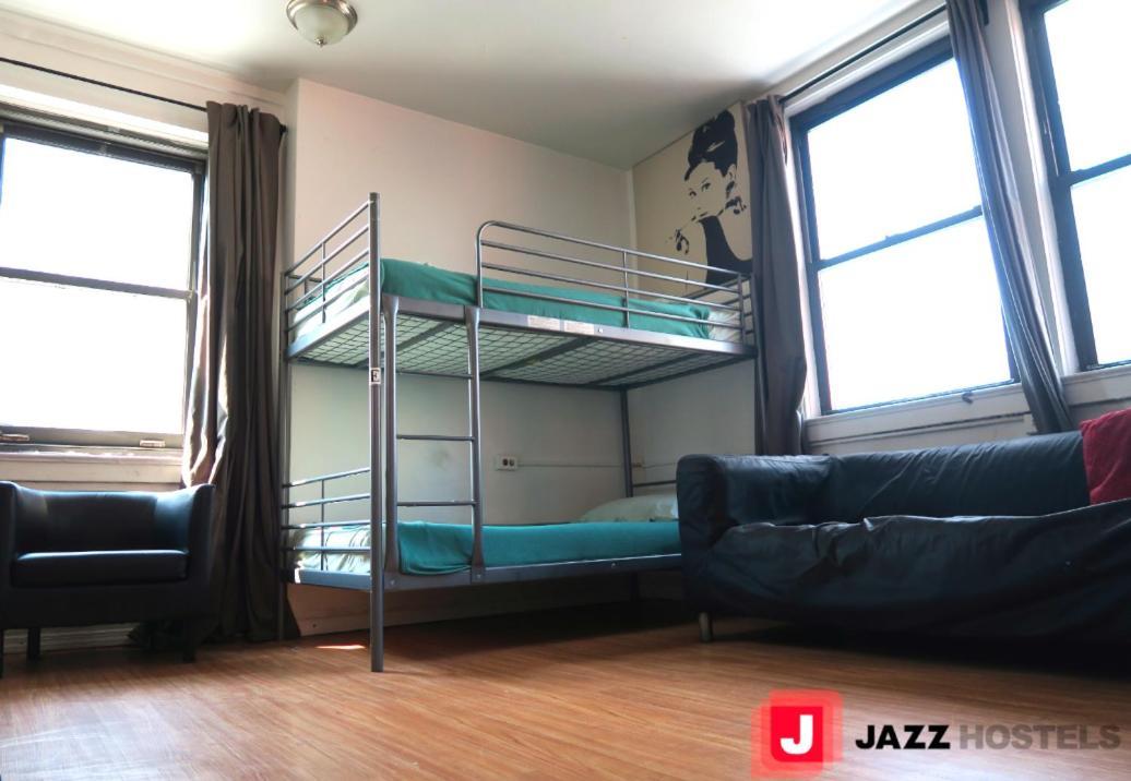 Jazz On The Park Youth Hostel *