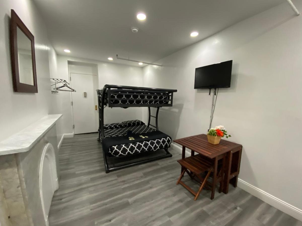 Apartment 31 Street Broadway