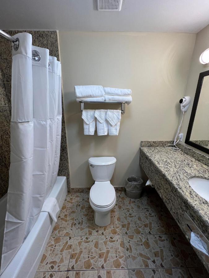 Hotel Travelodge By Wyndham Queens New York