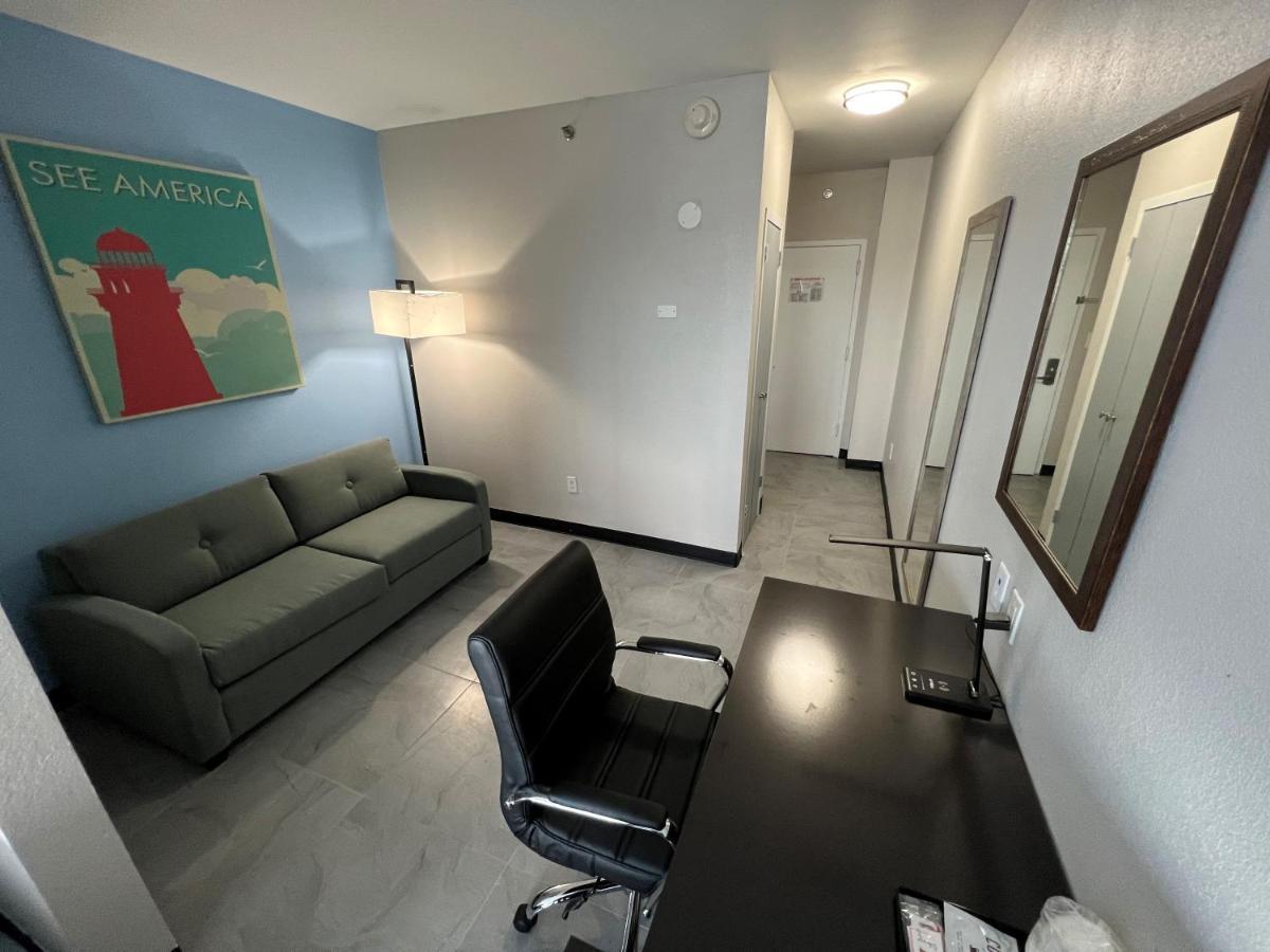 Travelodge By Wyndham Queens