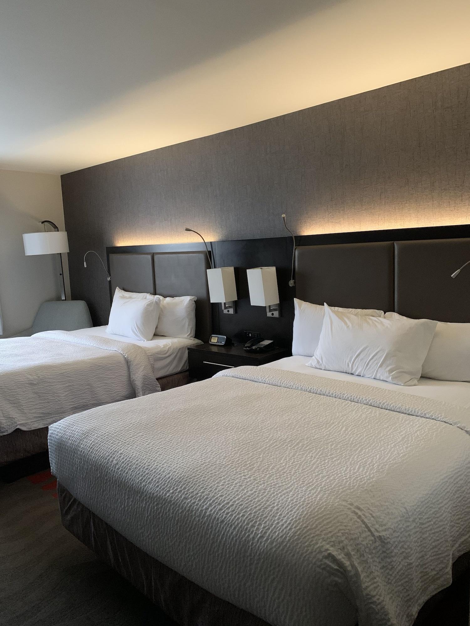 Fairfield & By Marriott Staten Island Hotel