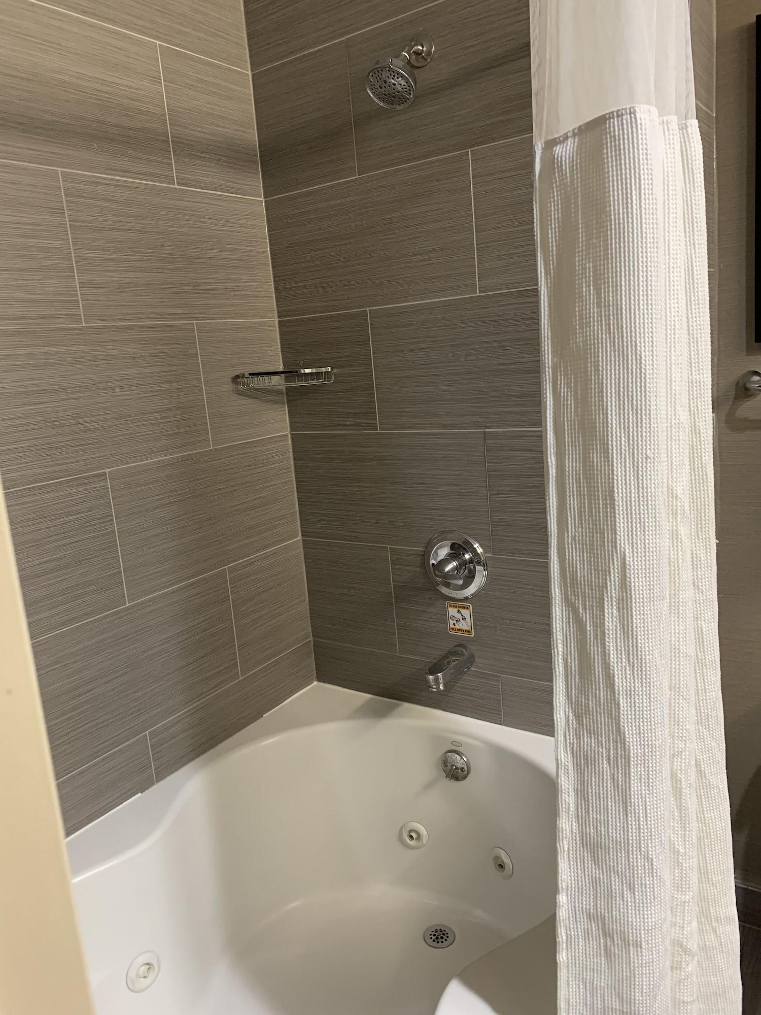 Hotel Fairfield & By Marriott Staten Island 3*