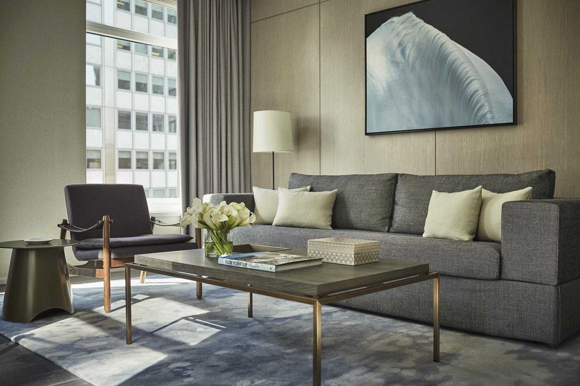Four Seasons Downtown Hotel 5*