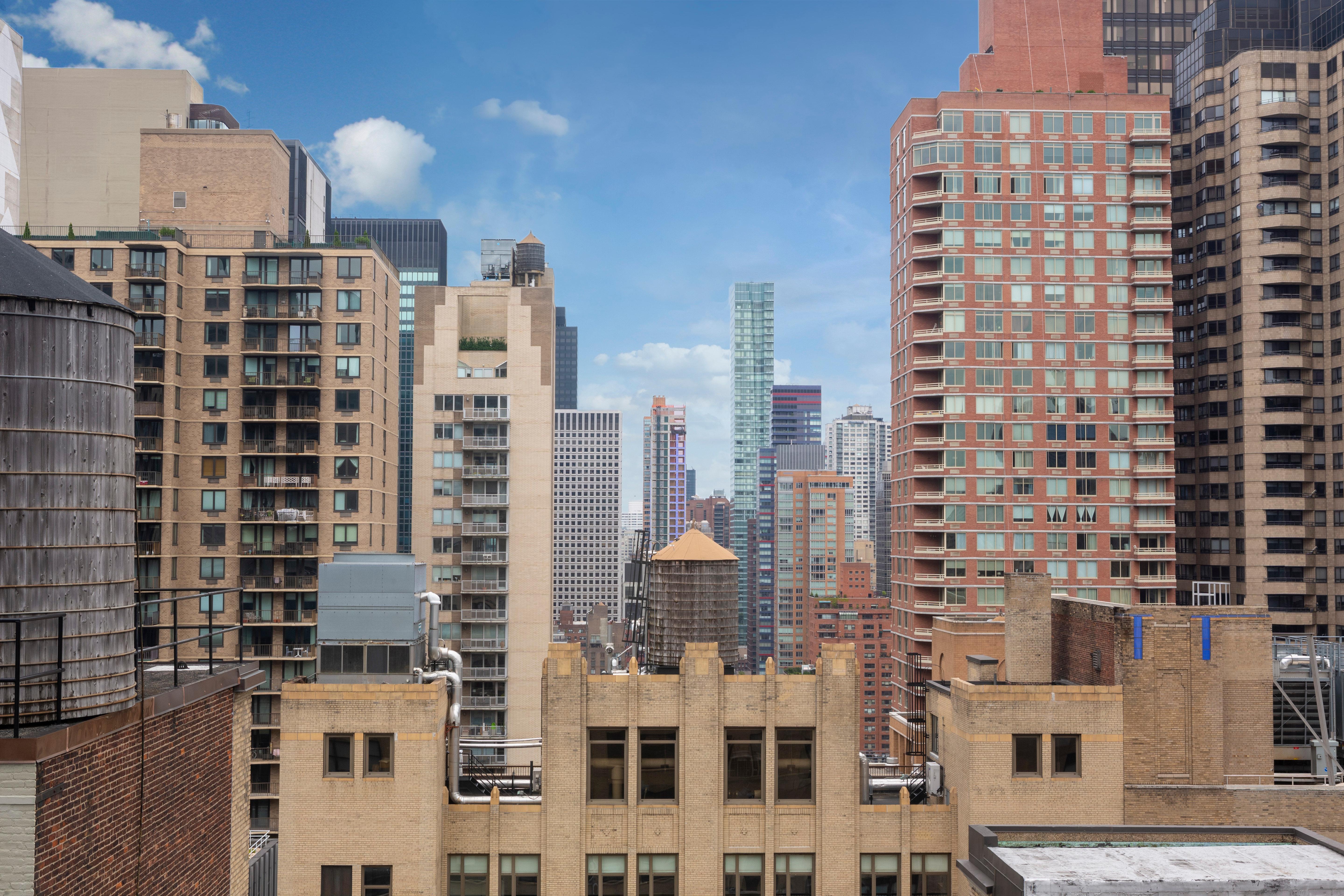Midtown East 3*