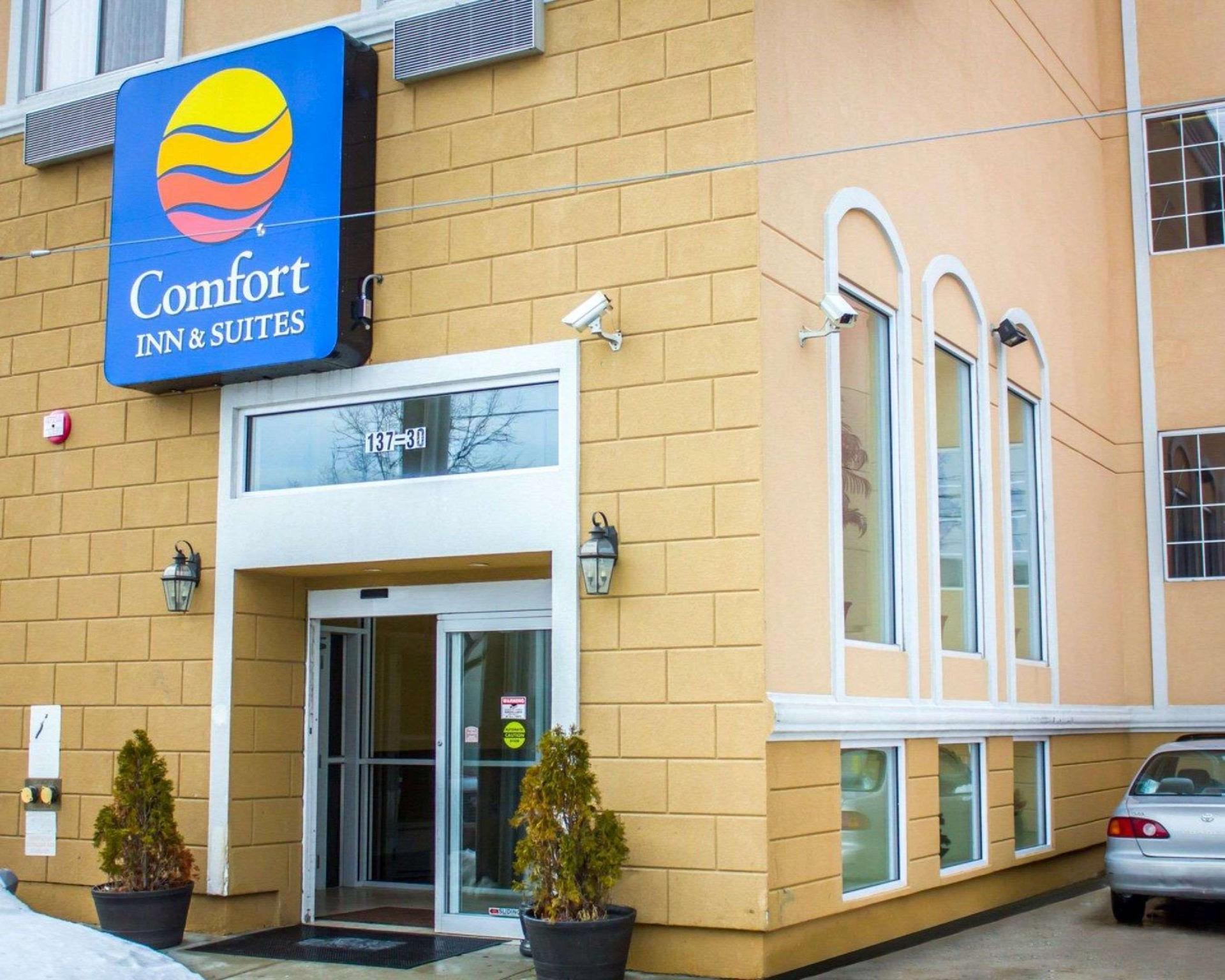 Hotel Travelodge By Wyndham Queens 3*