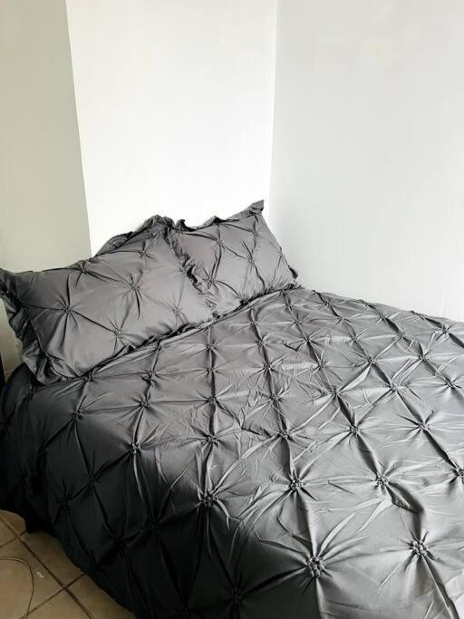 2 Bedroom Queens Near Airtrain, Jfk, Lga 646-667-6696 Nova York