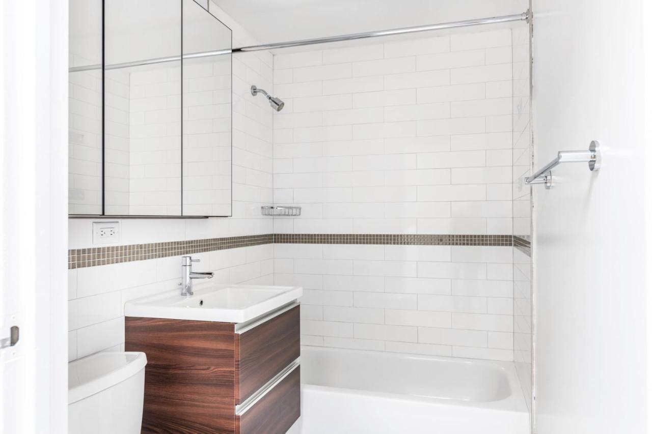 Chelsea 2br W Gym Nr Penn Sation Msg Nyc-529 *
