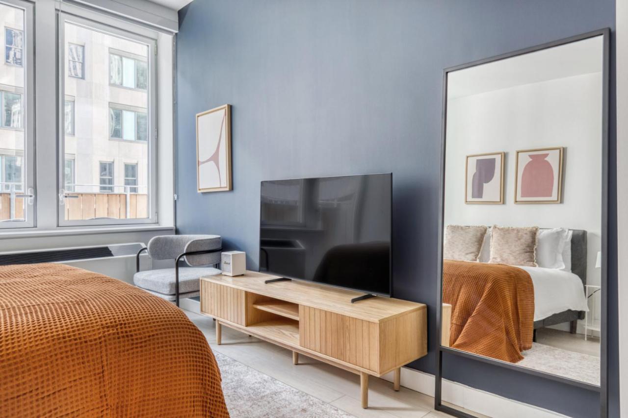 Apartment Fidi W Gym Doorman Wd Nr St Nyc-982 New York