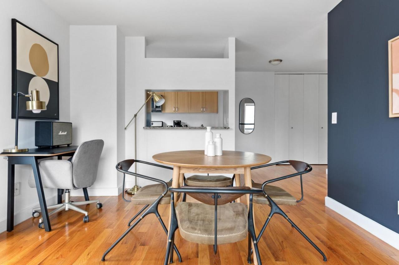 1br Nr Times Sq W Indoor Pool Doorman Nyc-50