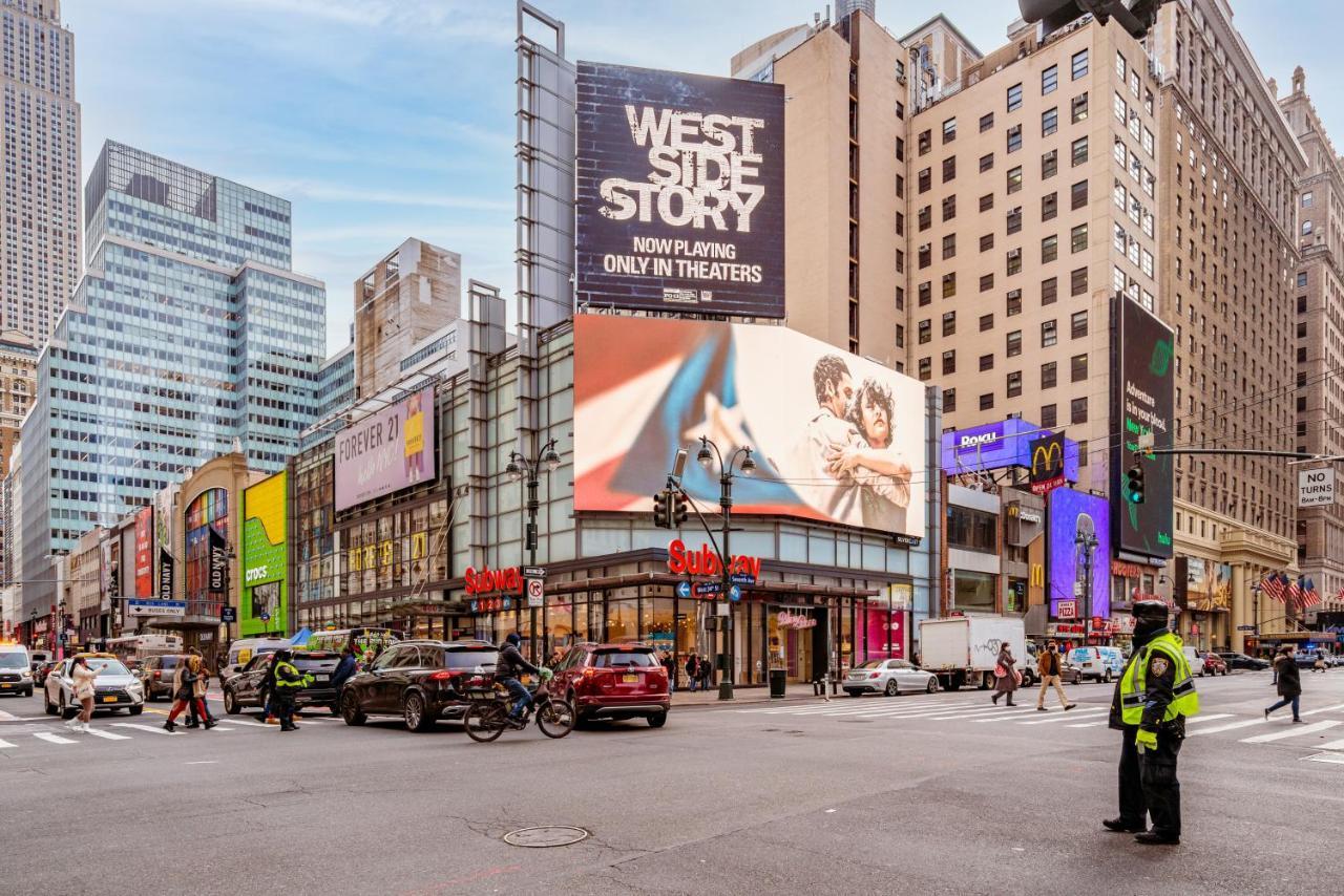 West 30th Street Hostel *