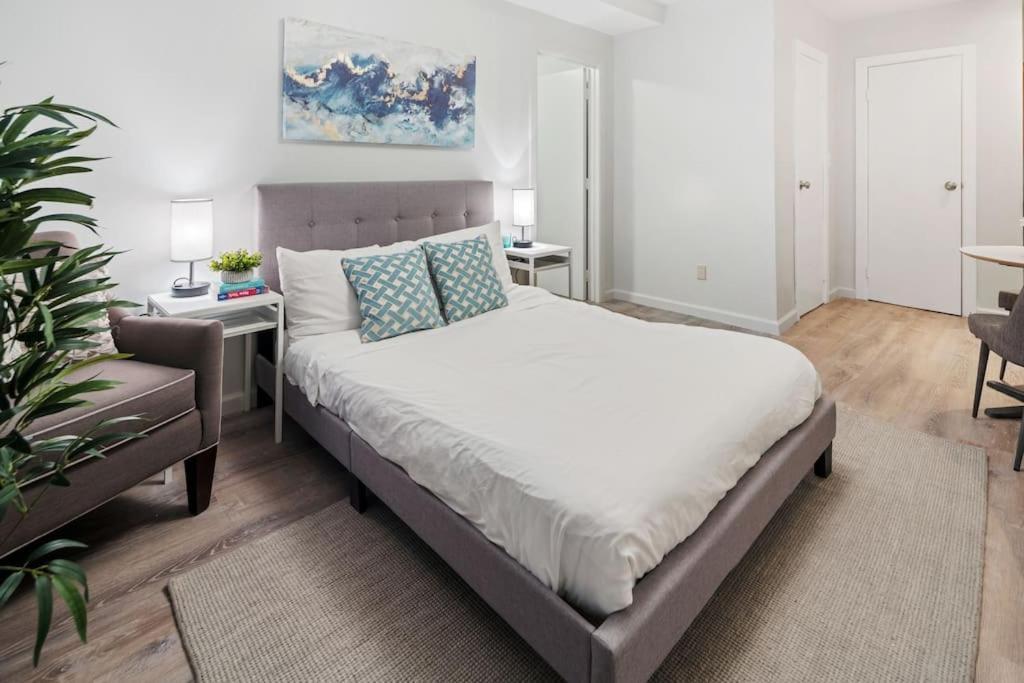 Central 2br - Walking Distance To Times Square Nova York