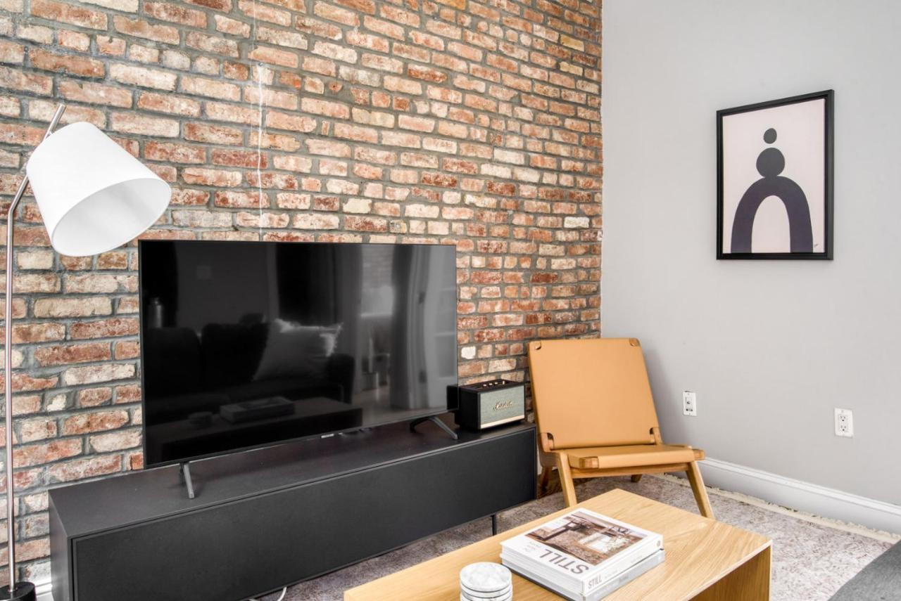 Soho 2br W Balcony Wd Nr Wf Nyc-905 Apartment New York