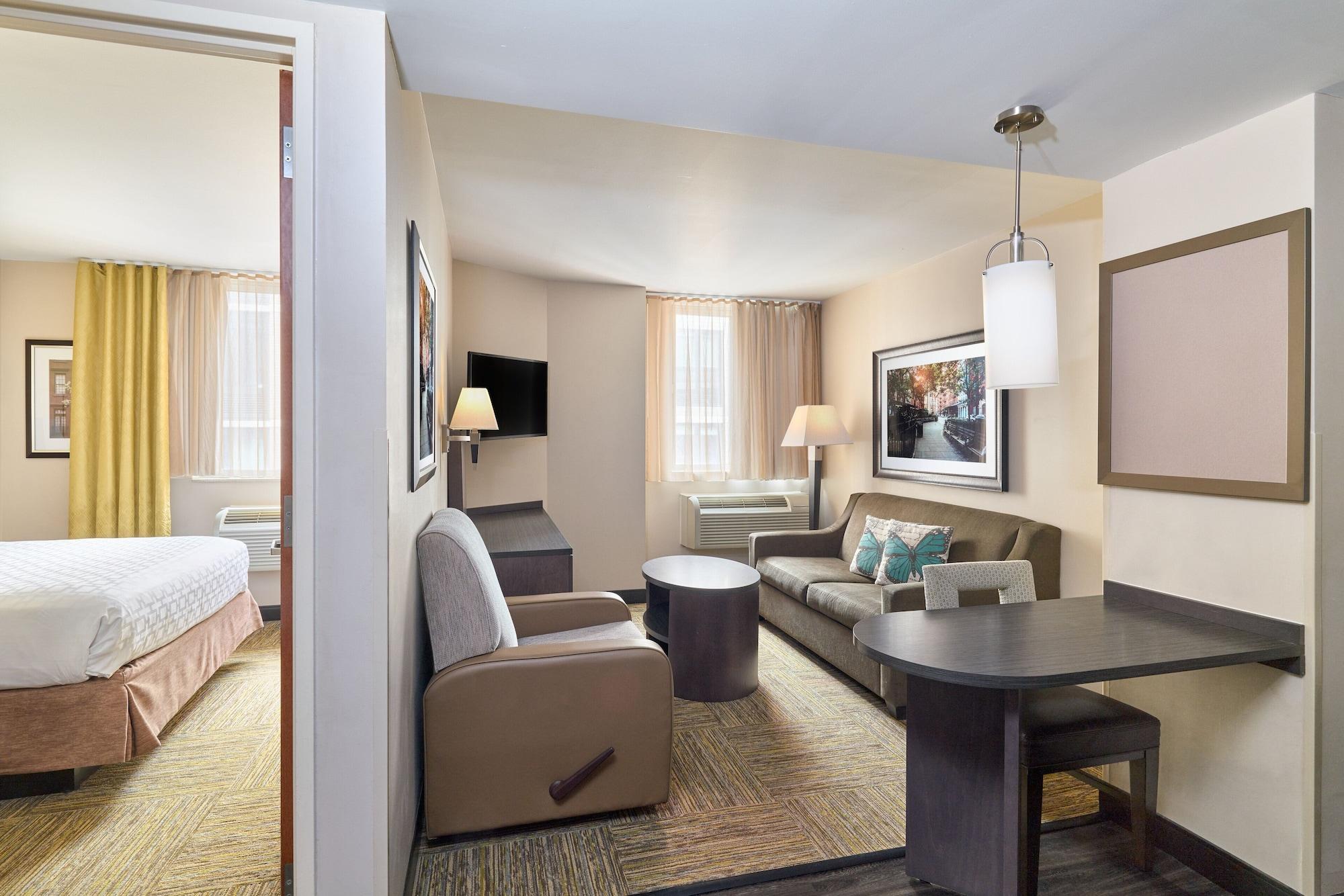 Candlewood Nyc -times Square By Ihg Hotel New York
