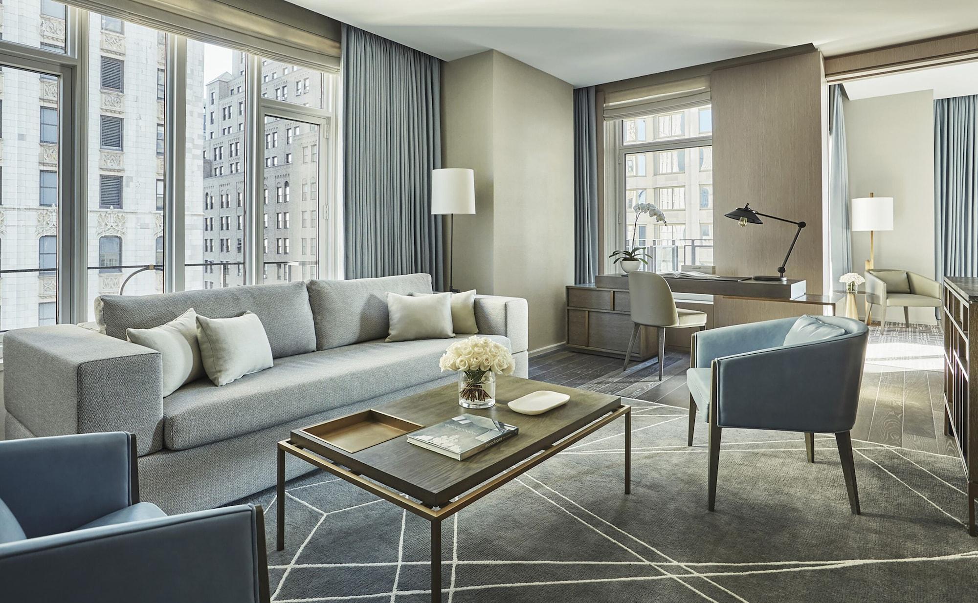 Four Seasons Downtown Hotel