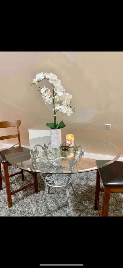 Hospedagem domiciliar Newly Renovated One Bedroom Shared Cheerful In The Heart Of Queens Nova York