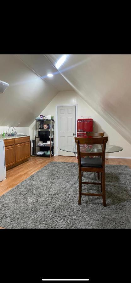 Newly Renovated One Bedroom Shared Cheerful In The Heart Of Queens Hospedagem domiciliar