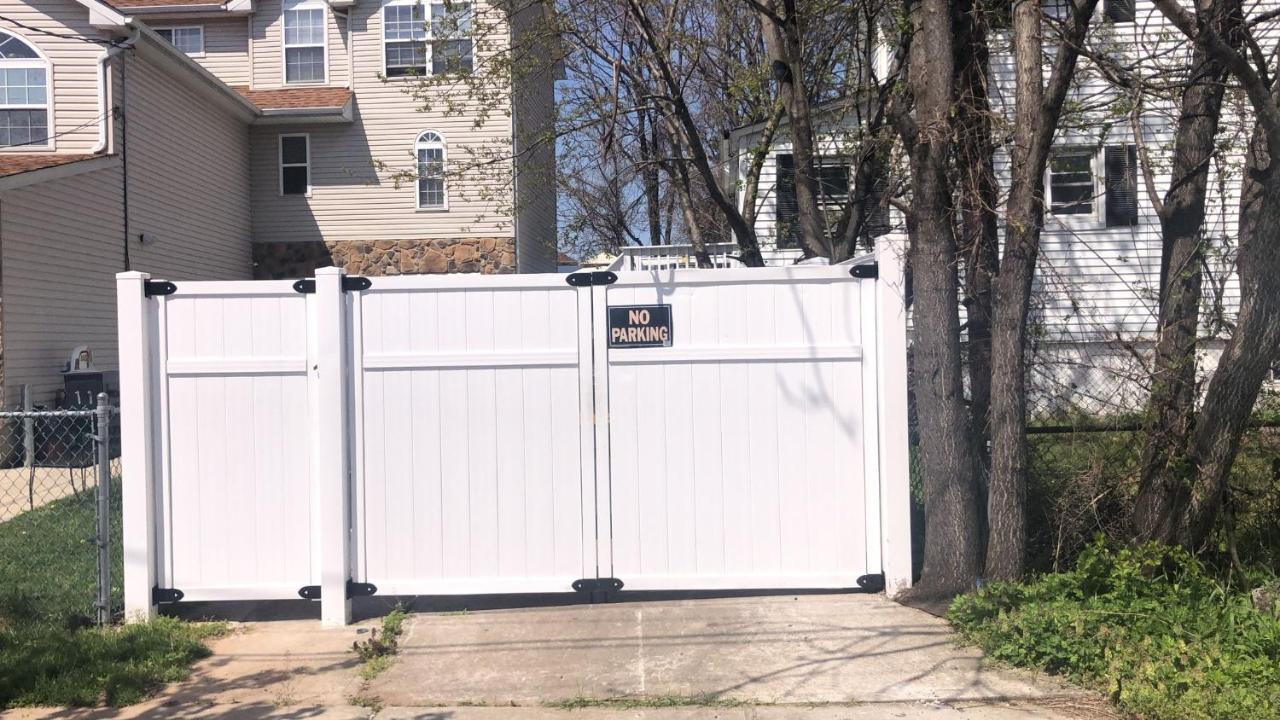 Cozzy With Private Entrance And Drive Way Hospedagem domiciliar Nova York