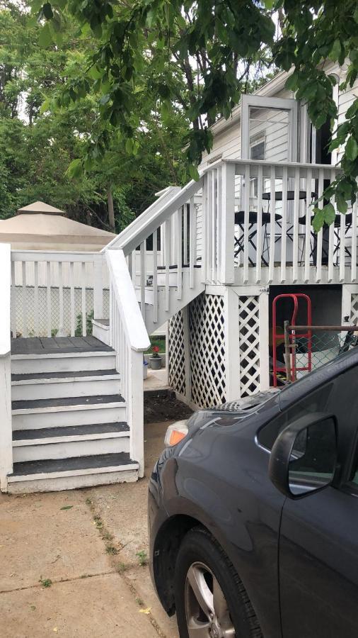 Cozzy With Private Entrance And Drive Way Hospedagem domiciliar