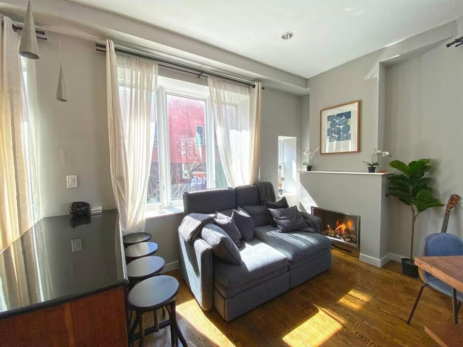 Gorgeous Three Bedroom West Village Townhouse Nova York
