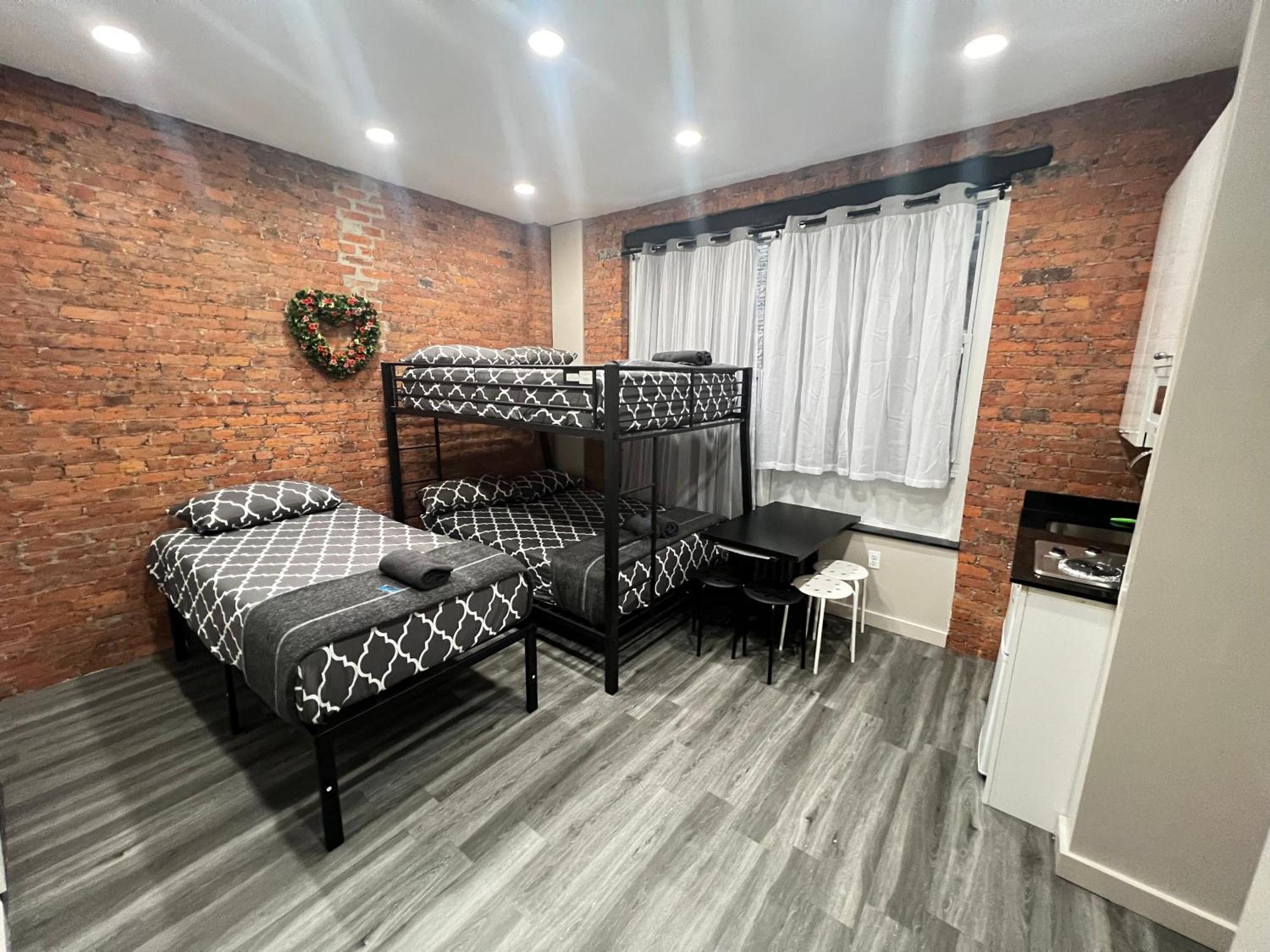 Apartment 31 Street Broadway