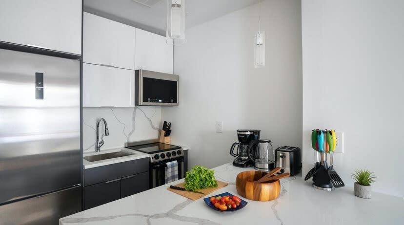 1597-11 - Upper East Side W&d Apartment *