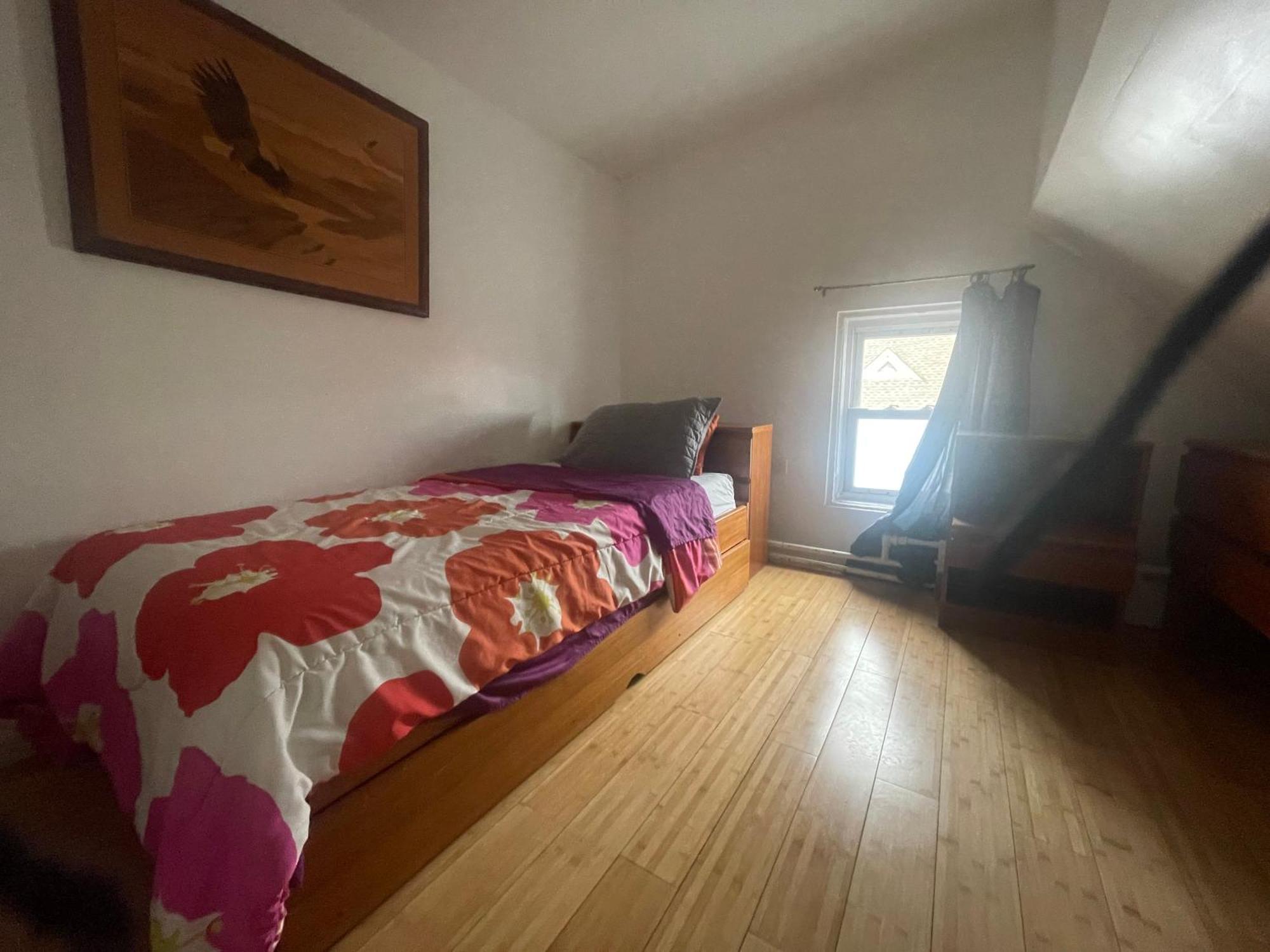Private Loft 5 Min Away From Lga Apartment *