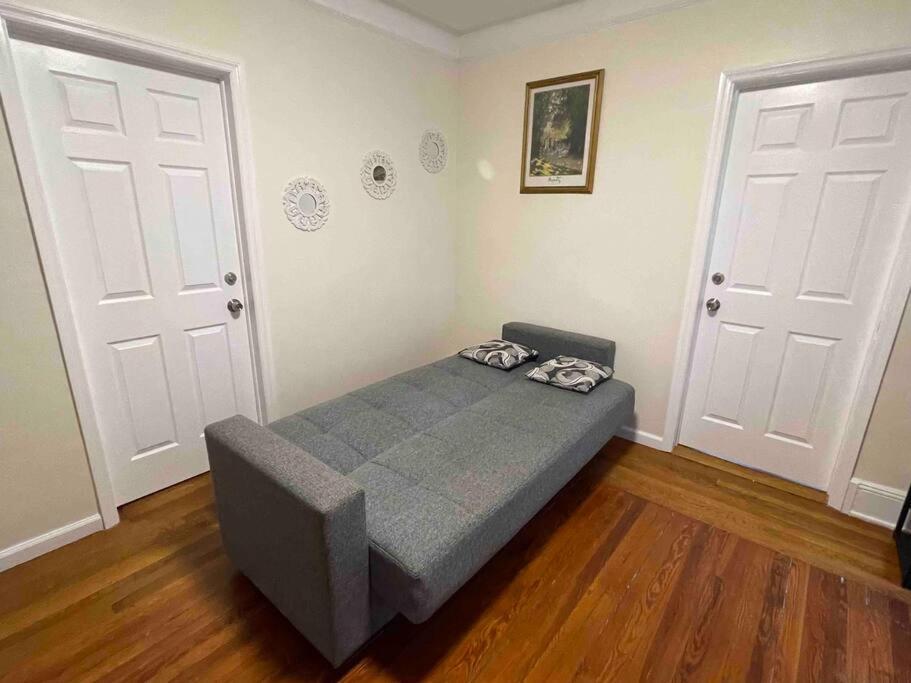 Entire Cozy 1br In Heart Of Queens L Apartamento