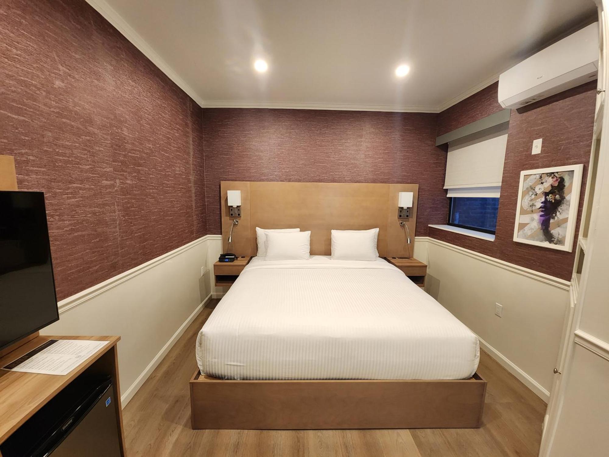 The Mayfair Times Square, Ascend Collection Hotel New York