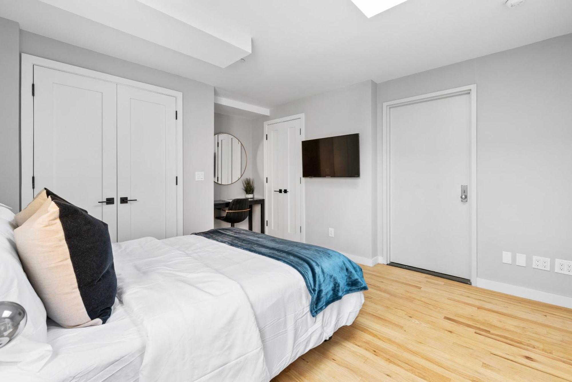 3br Penthouse With Massive Private Rooftop Apartment