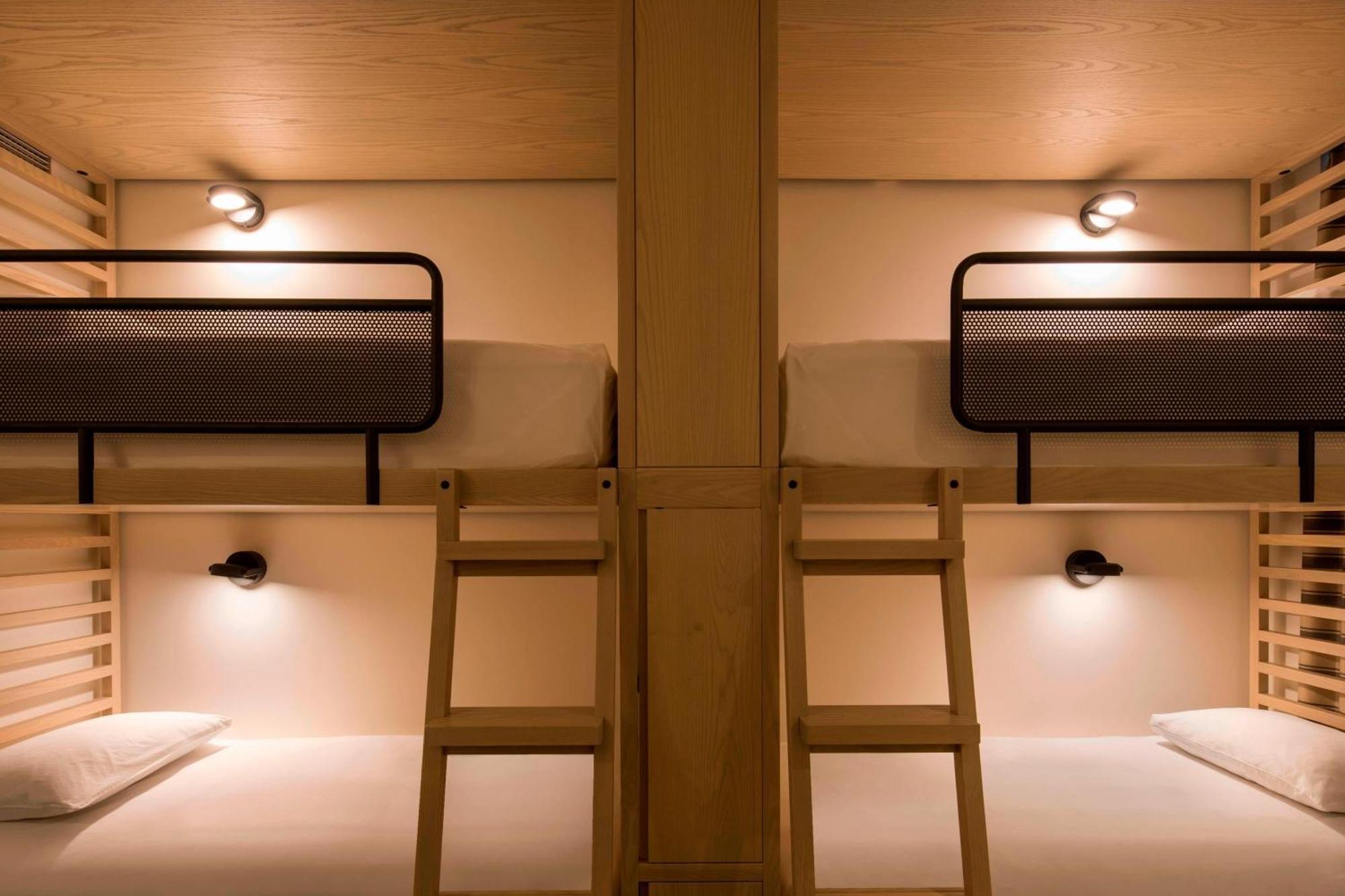 Moxy Nyc Chelsea Hotel