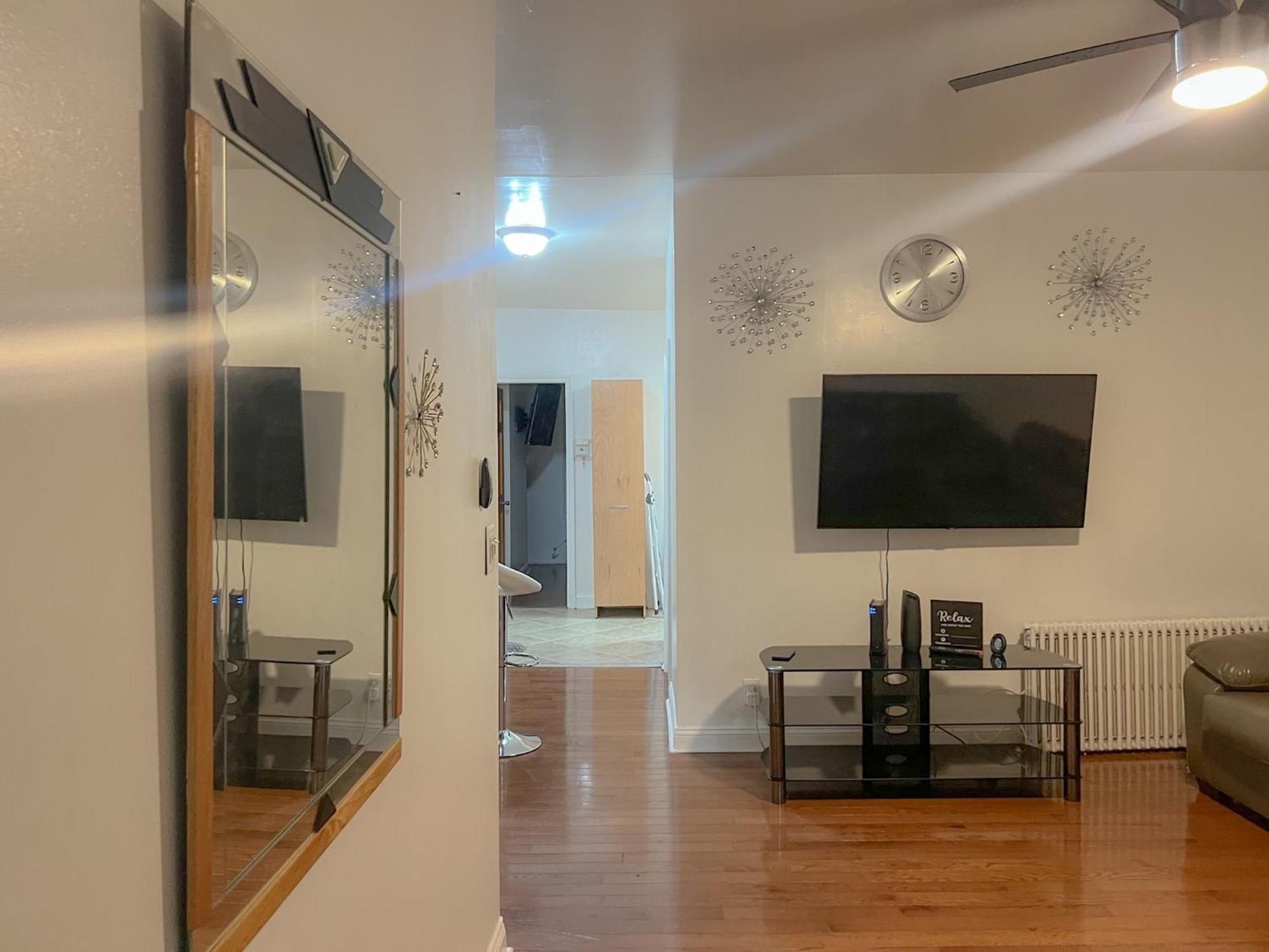 2 Bedroom Bliss In College Point Nova York