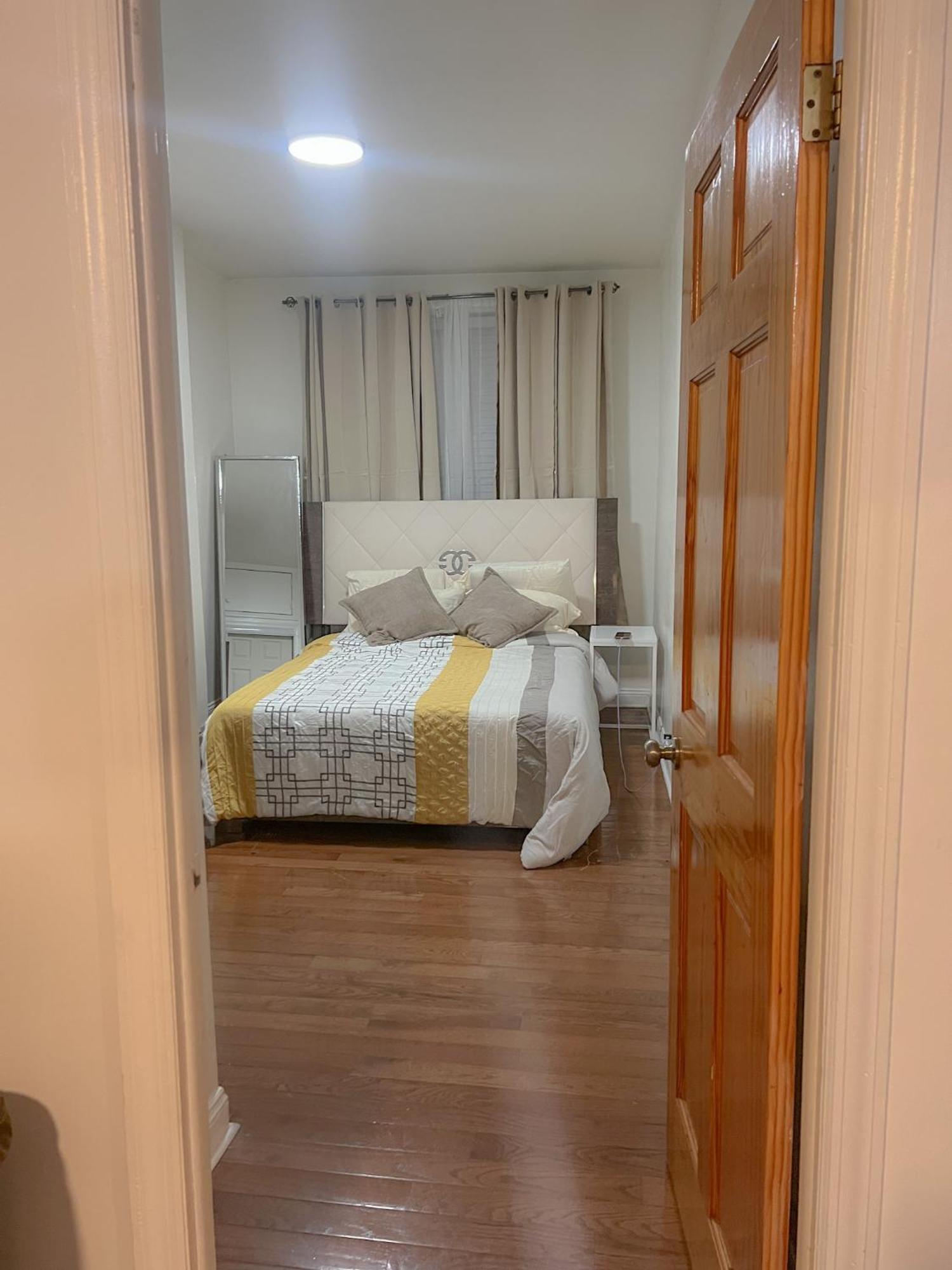 2 Bedroom Bliss In College Point Apartamento