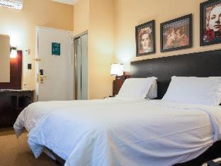 Hotel Washington Square