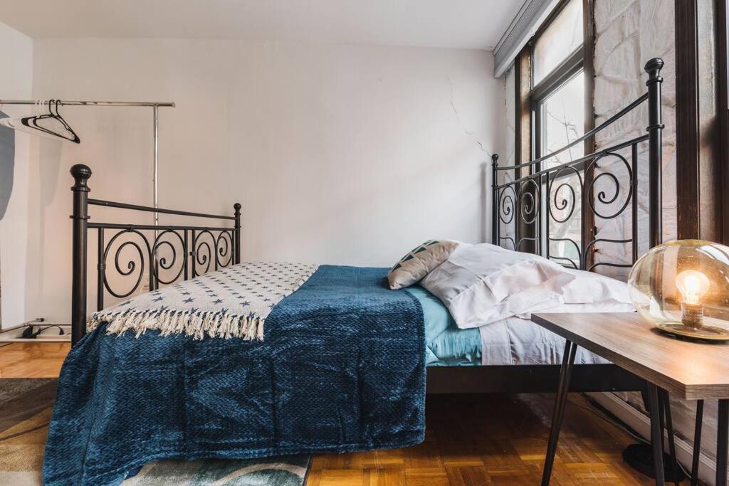 East Village Townhouse Apartment *
