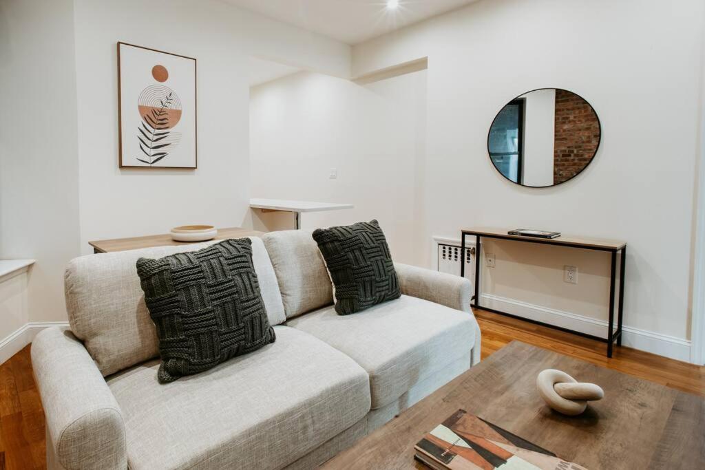 Stylish In Upper West Side! Cozy Retreat *