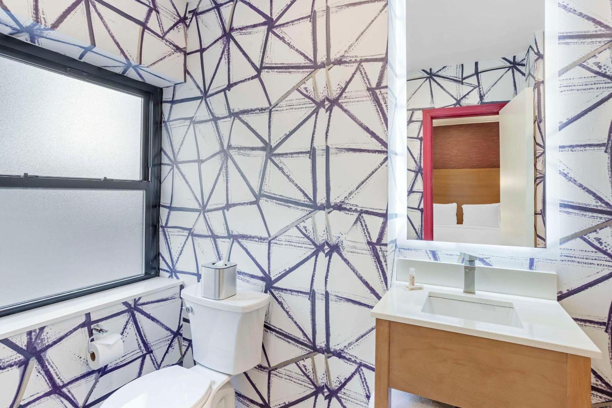 The Mayfair Times Square, Ascend Collection Hotel