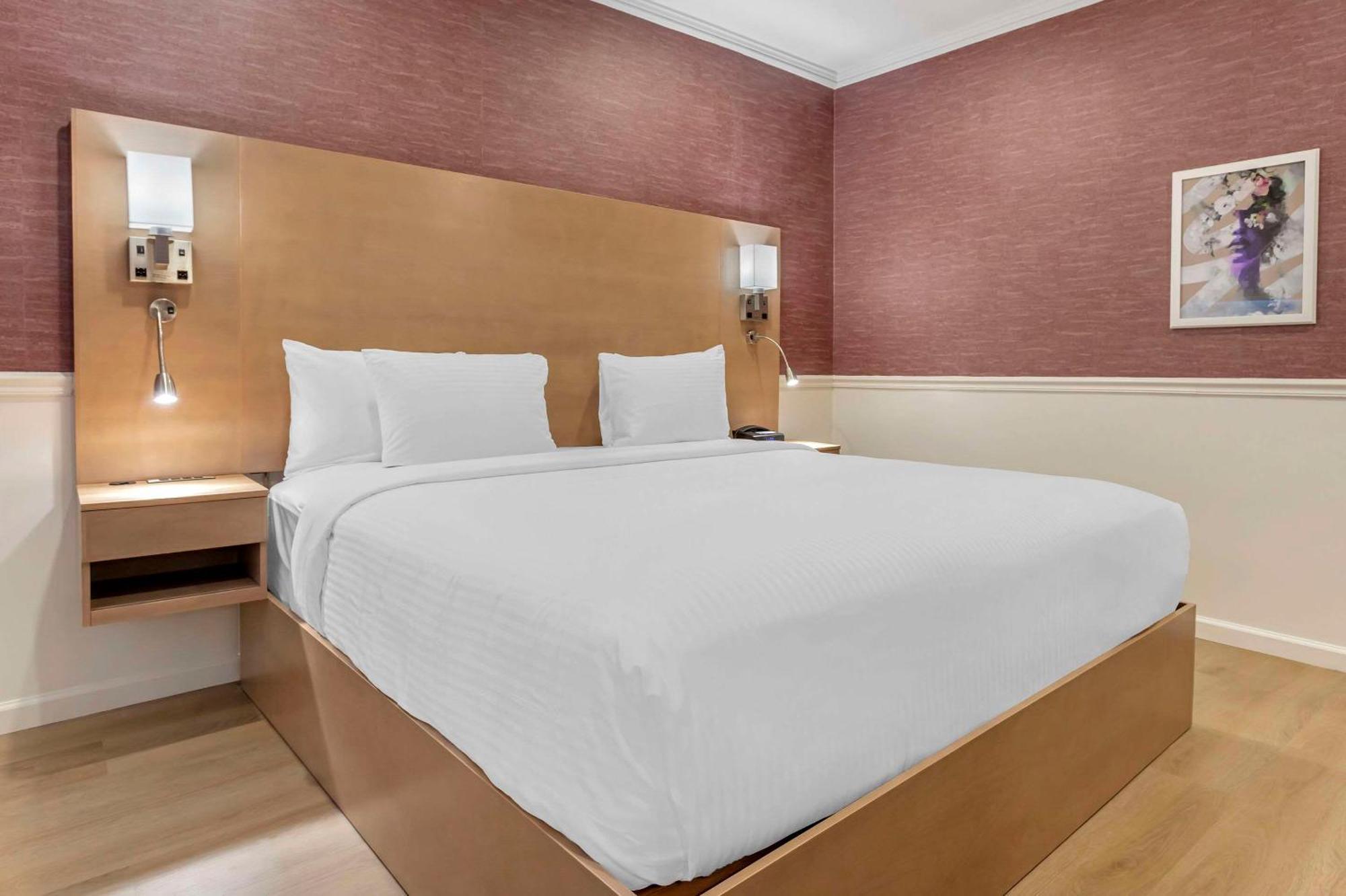 The Mayfair Times Square, Ascend Collection Hotel New York