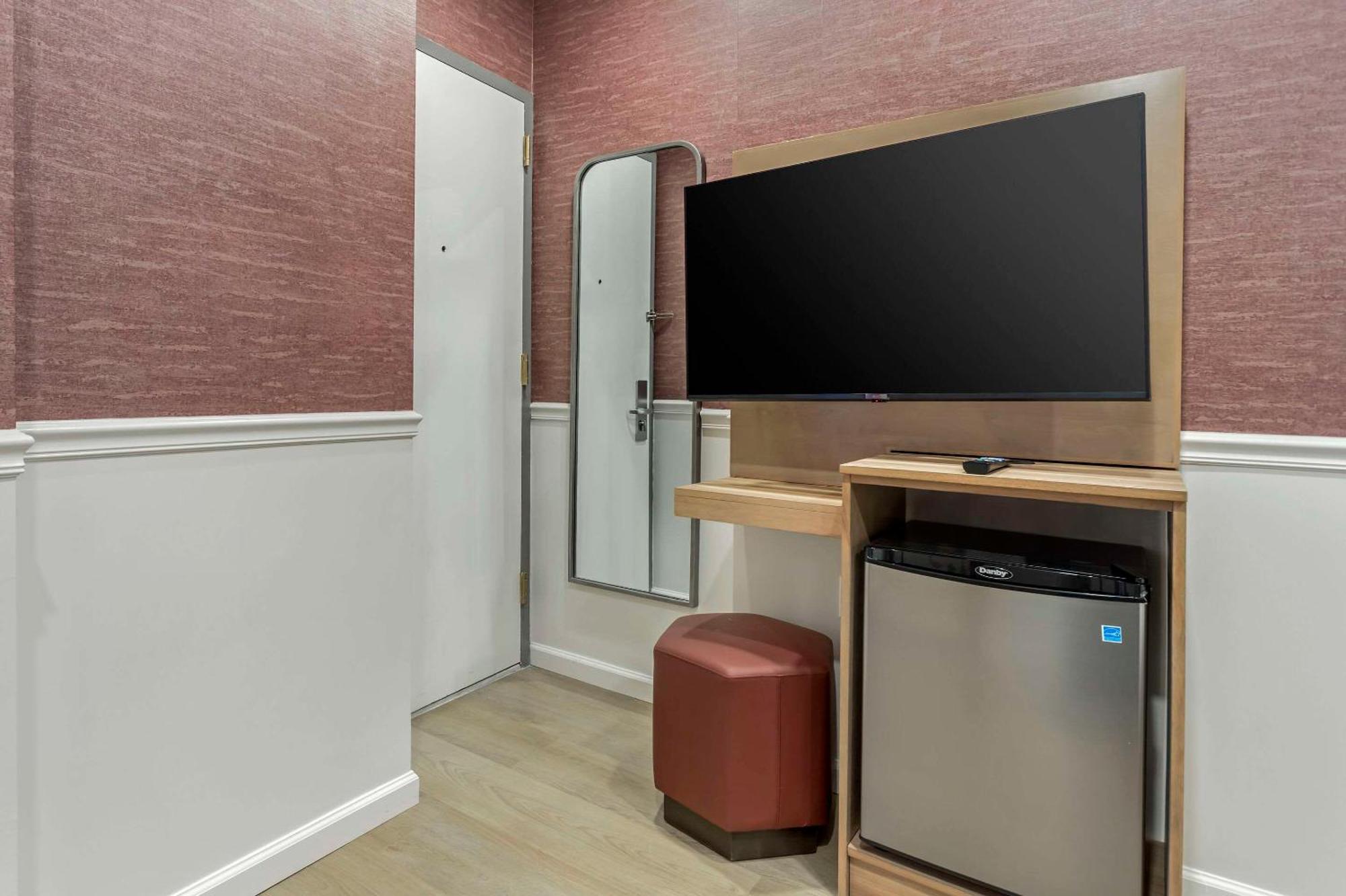 The Mayfair Times Square, Ascend Collection New York