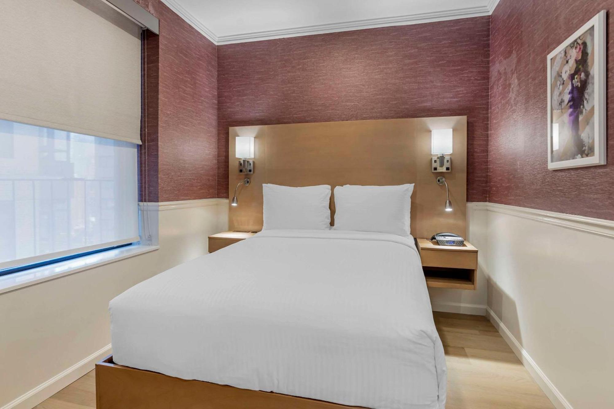 The Mayfair Times Square, Ascend Collection Hotel New York