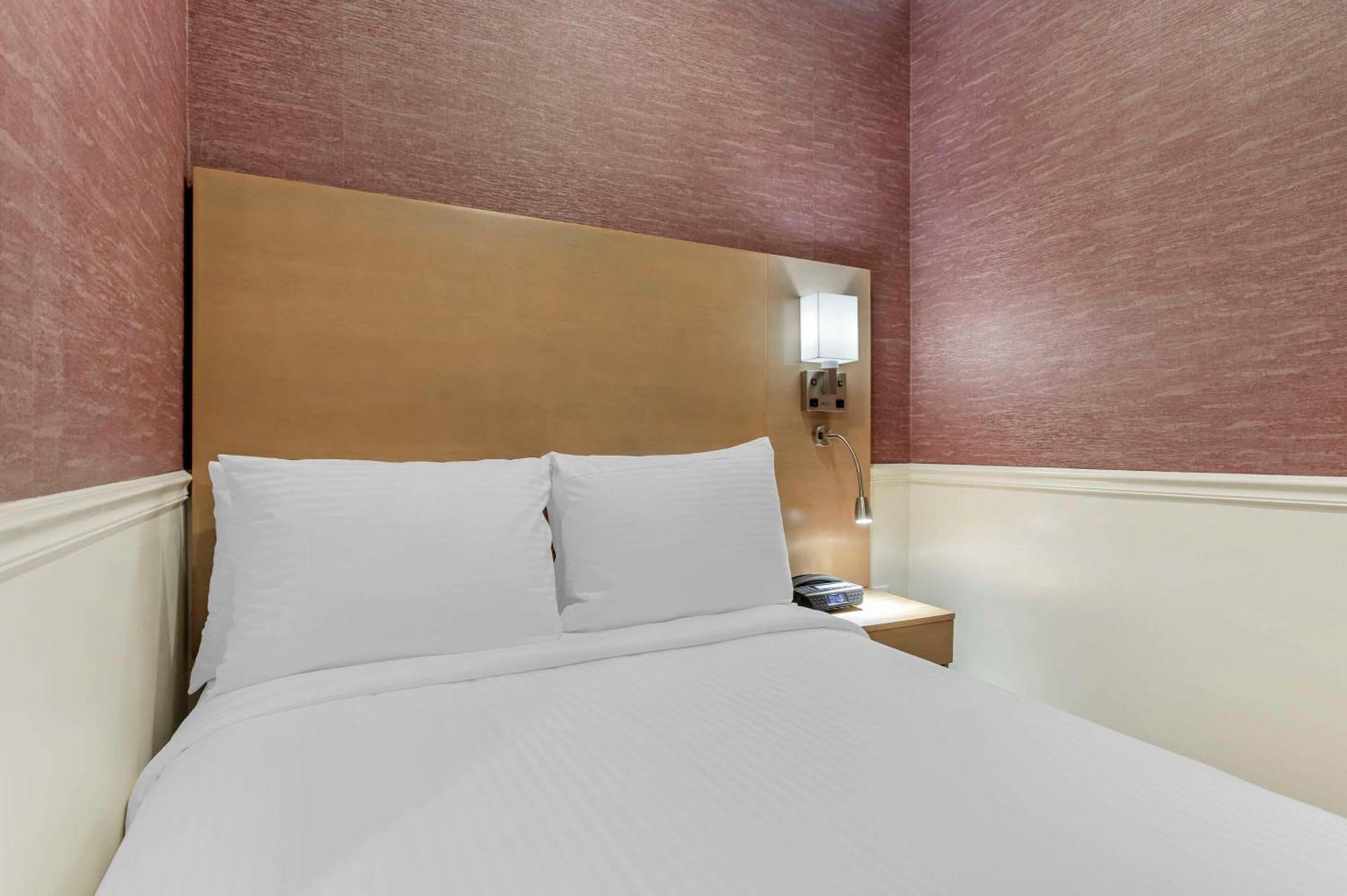The Mayfair Times Square, Ascend Collection 3* New York