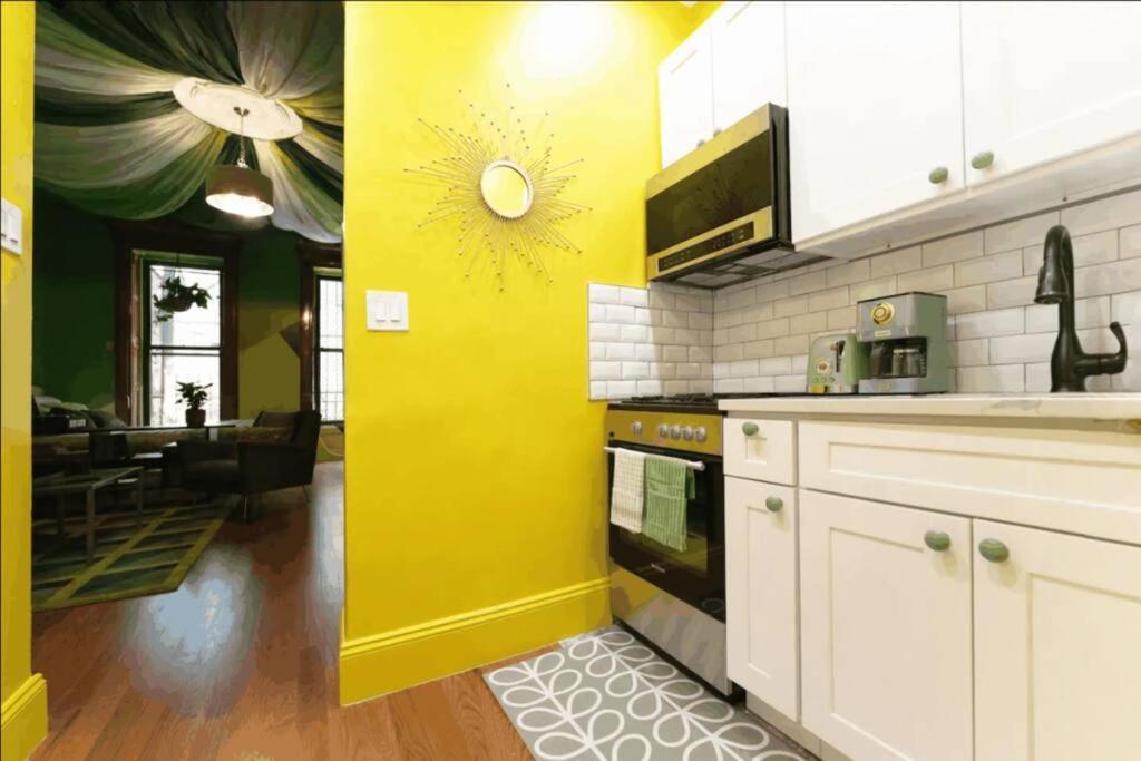 Apartamento The Room: 70s Groove Themed *