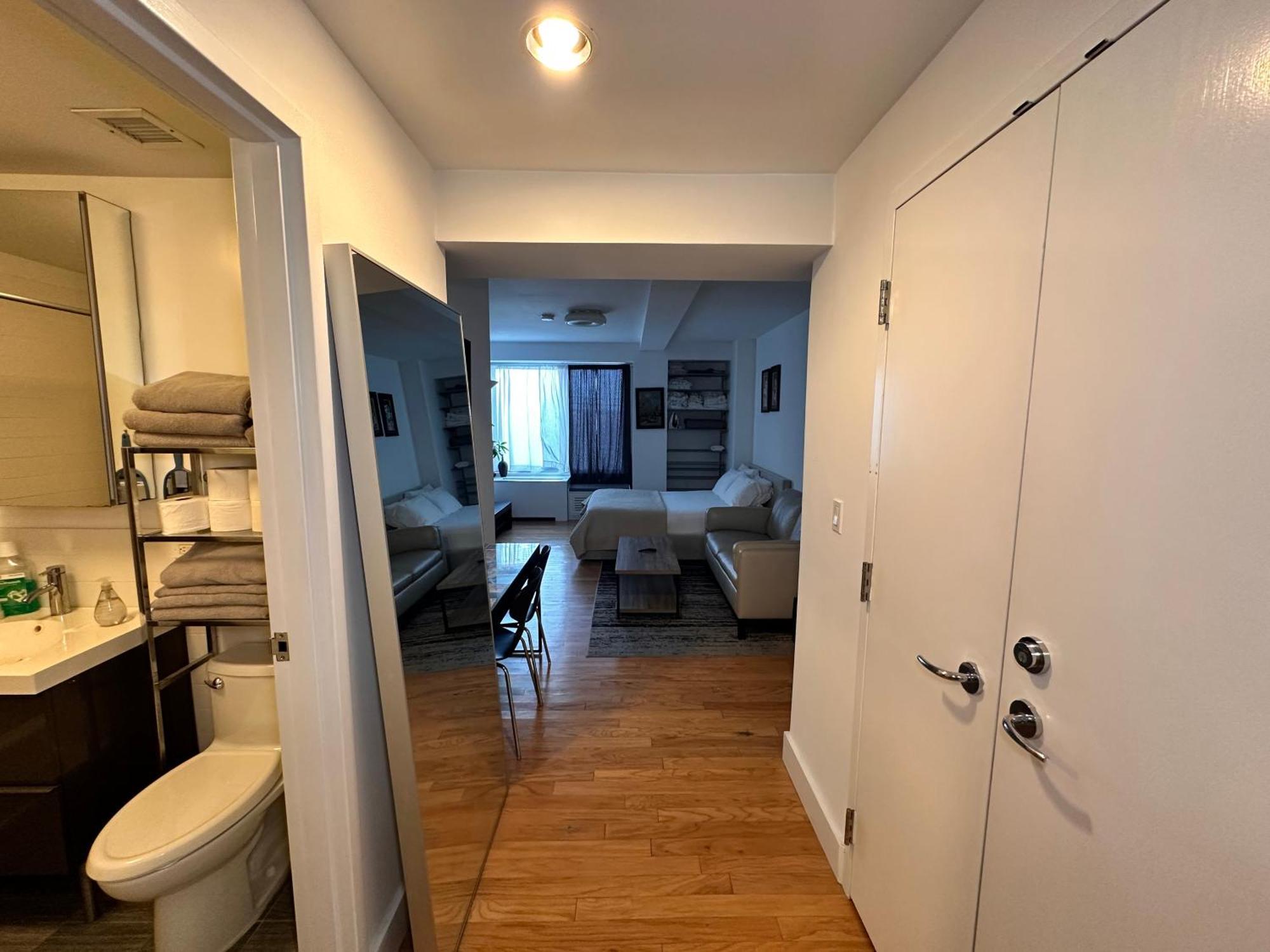 Apartamento Modern Studio With Private Bathroom And Kitchen